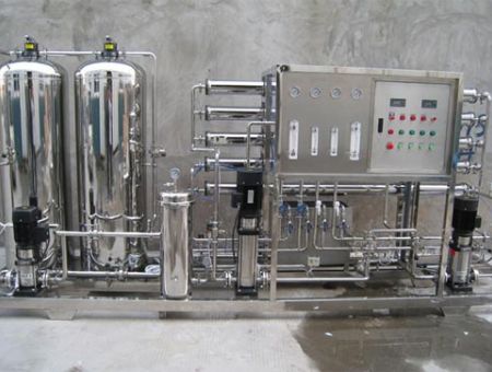 點擊查看詳細信息<br>標題：反滲透設(shè)備 閱讀次數(shù)：3563